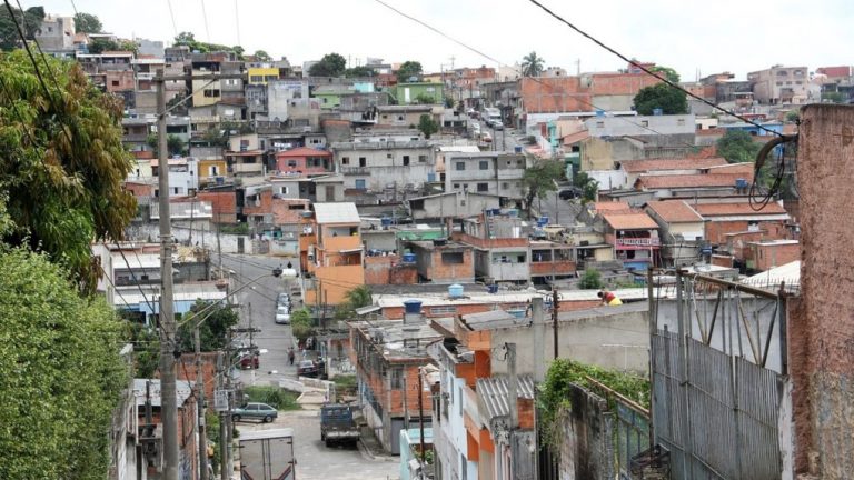 Flávia Feitosa: “Las favelas son territorios que expresan una lucha legítima por la vivienda y el derecho a la ciudad”