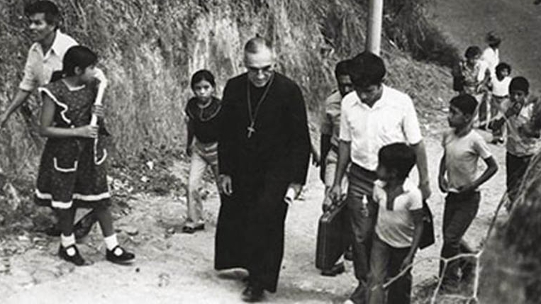 Crítica a la Iglesia por su opción por los pobres