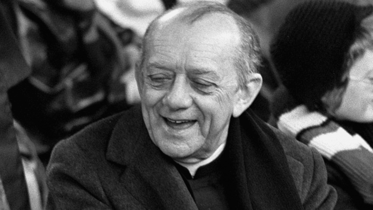 Causas do Dom: El cardenal Leme nombra profesor universitario al P. Helder porque lo consideraba médico aunque no tenía título académico