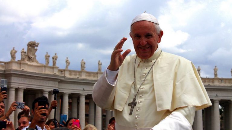 El primer Papa, “hijo” del Vaticano II, 12 años después