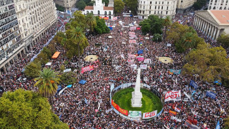 Breves de una marcha no breve