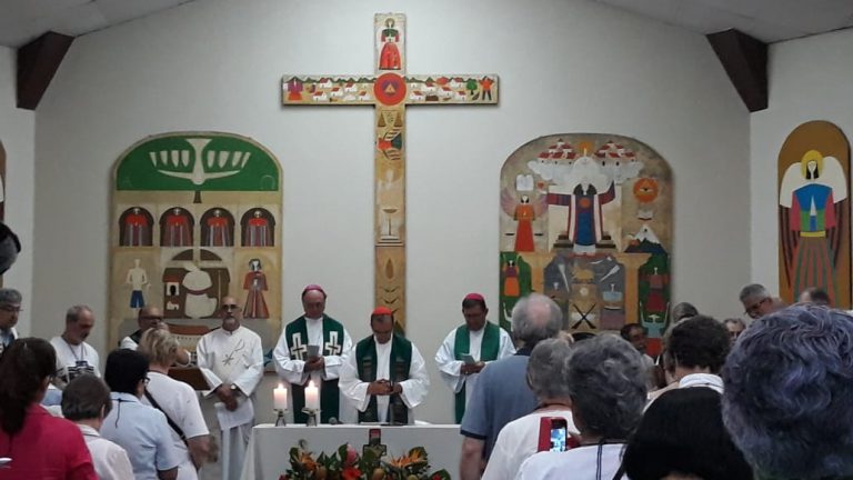 A los pies de los mártires de la UCA concluye el III Congreso Continental de Teología