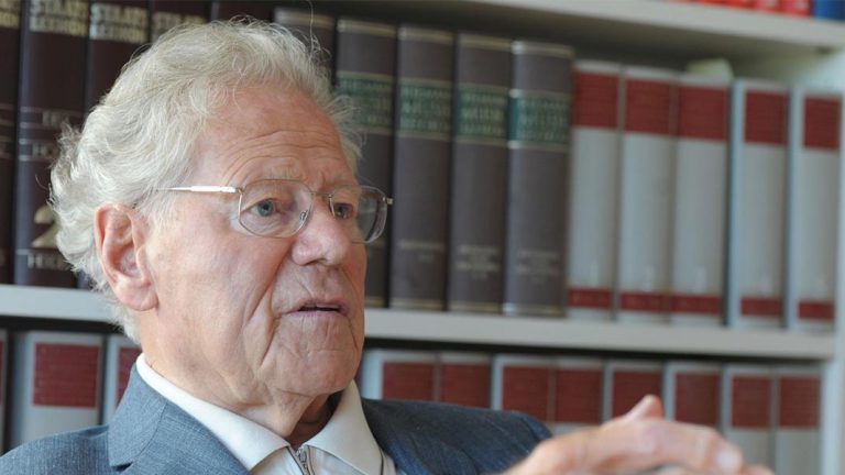 Alemania despide a Hans Küng, un “teólogo católico leal”