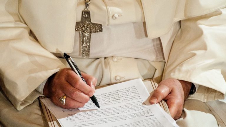 Carta Apostólica en forma de «motu proprio» del Sumo Pontífice Francisco Antiquum ministerium con la que se instituye el ministerio de catequista