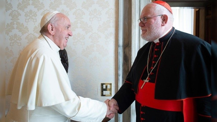 “Tanto para mim quanto para a arquidiocese, o caminho não pode ser simplesmente voltar ao trabalho de sempre.” A resposta do cardeal Marx a Francisco
