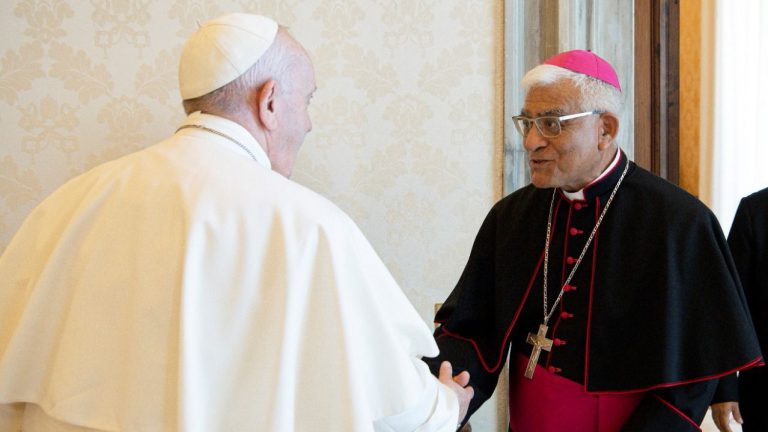 El Celam expresa al Papa Francisco su “oración y cercanía” por su cirugía