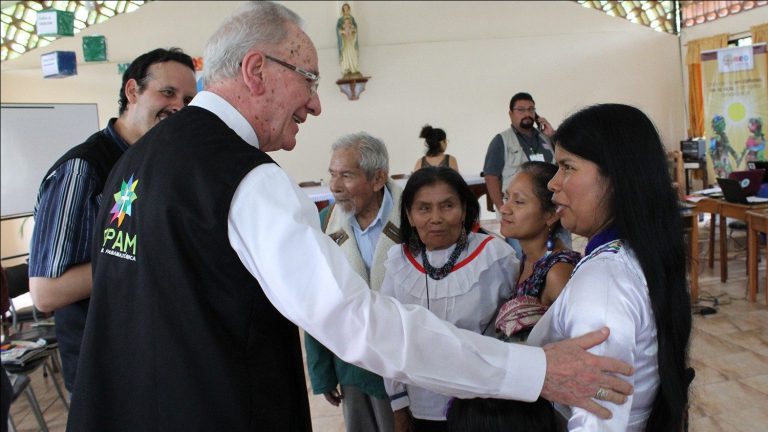 Jóvenes de la Amazonía participan en evento de la Economía de Francisco
