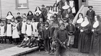 El colonialismo y el racismo WASP