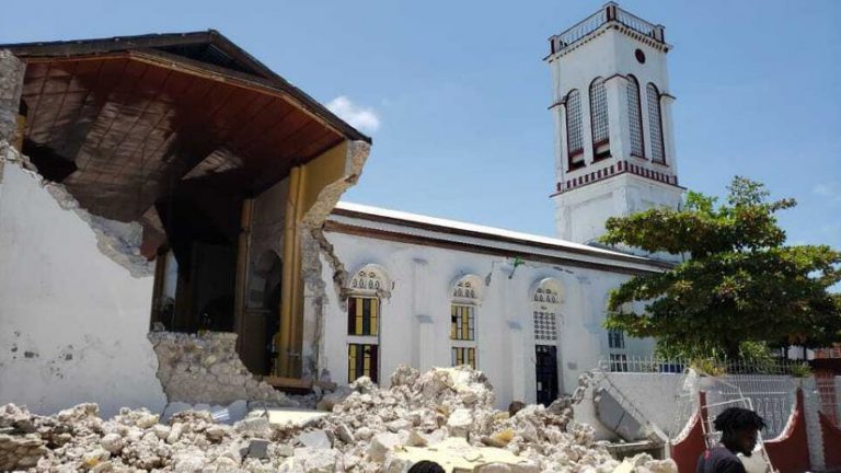 Iglesia Latinoamericana irá en ayuda inmediata de Haití tras un sismo que deja, preliminarmente, cerca de 300 muertos