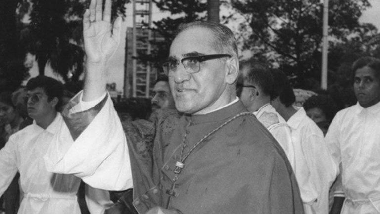 Comentarios bíblicos: La Iglesia es servicio