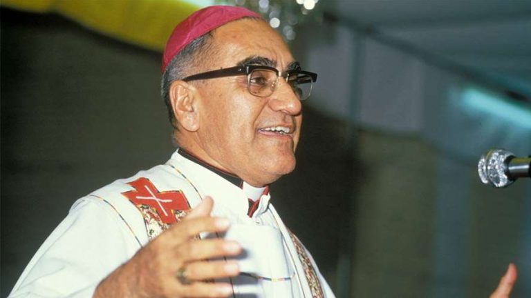Comentarios bíblicos: 31º domingo ordinario – B. ¿Qué dice Mons. Romero?