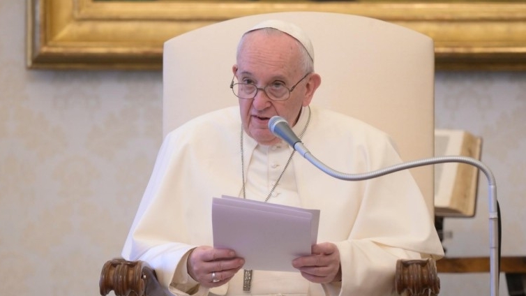 La pregunta del Papa a los creyentes: “¿Me dejo ‘desencajar por dentro’ por la paradoja de las Bienaventuranzas, o me mantengo dentro del perímetro de mis propias ideas?”