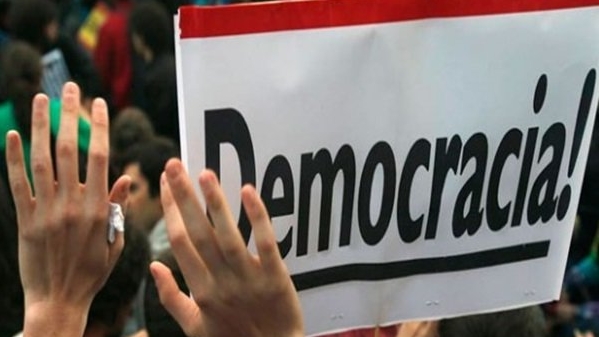 Pensamiento social: El futuro de la democracia en América Latina