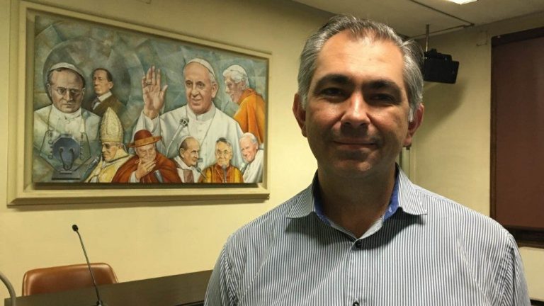 Óscar Elizalde: “Es necesario articular la comunicación en la Iglesia”