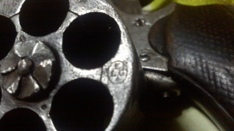 Poema: Uma pistola para Jesus de Nazaré!