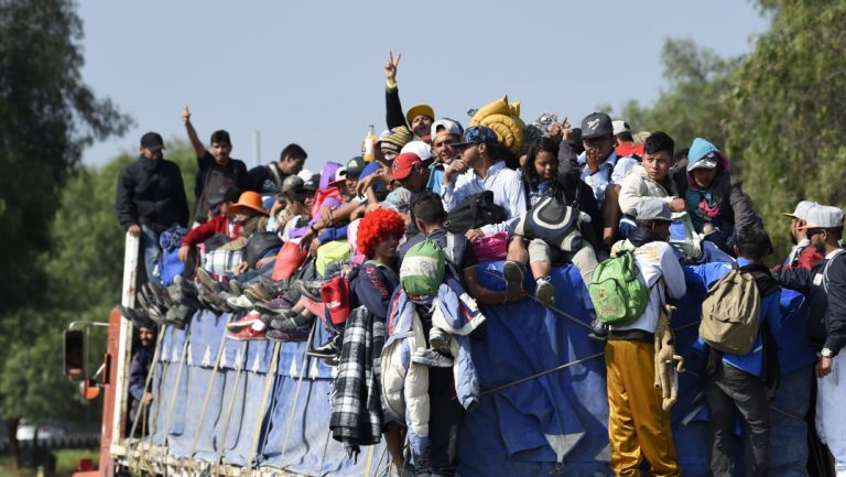 Decolonialidad y el abordaje de las movilidades humanas transfronterizas