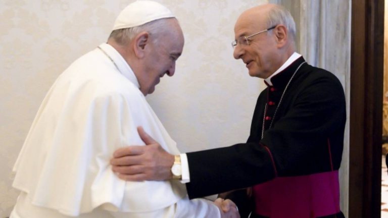 Severo correctivo del Papa al Opus Dei, que pasa a depender del Dicasterio del Clero y tendrá que presentar anualmente un informe de sus actividades