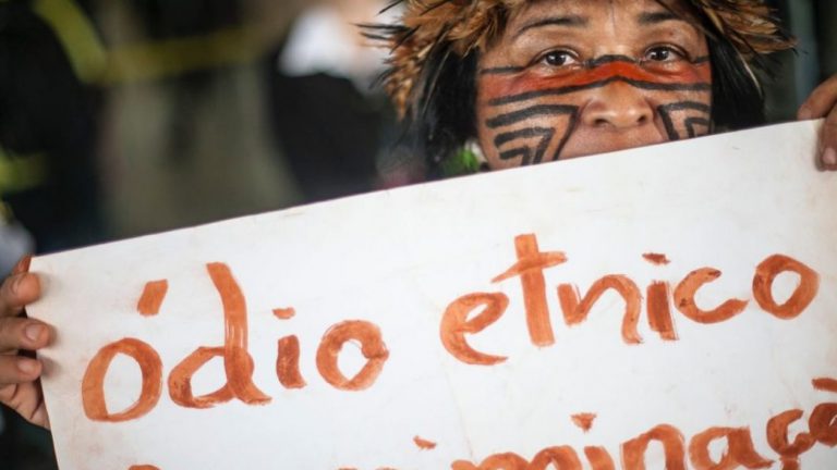 Indígenas denunciam abuso de poder, constrangimento ilegal, intimidação e preconceito contra mulher indígena por agentes da PRF na BR 101 em Osório (RS)