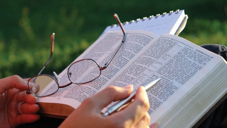 Una lectura socio-política y económica de la Biblia