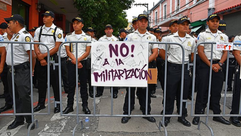 Buscando al enemigo interno: crónica de una militarización anunciada