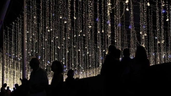 Luces en mucha sombra