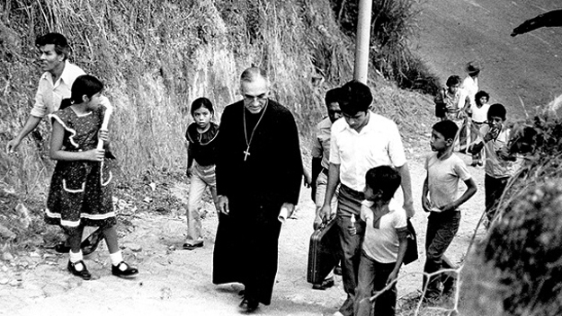 Comentarios bíblicos: ¿Qué dice Mons. Romero del Tercer Domingo de Pascua ‘A’?
