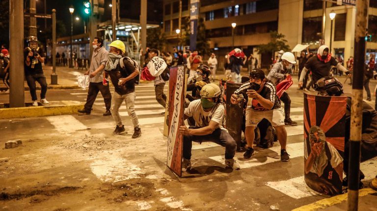 ¡Dejemos de lastimarnos unos a otros! ¡No más enfrentamientos!