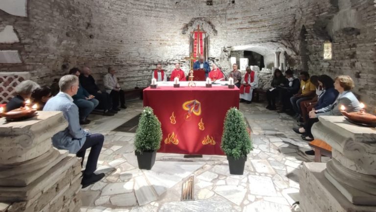 En Santa Domitila, Maradiaga recuerda a Angelelli, “que derramó su sangre por amor a Cristo y a los pobres”