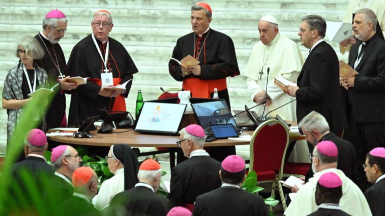 El sínodo delinea una Iglesia más incluyente y con rostro femenino