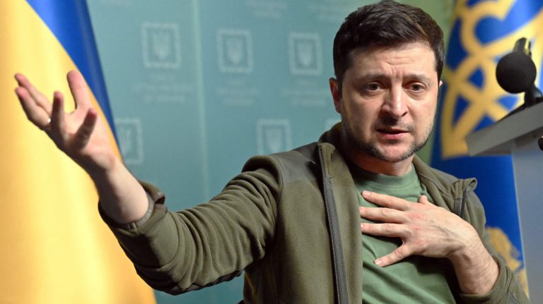 La lucha de Zelensky por mantener a Ucrania en la lucha