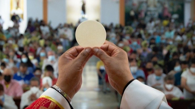 Jesús nasce hoje. Quando celebramos a eucaristia