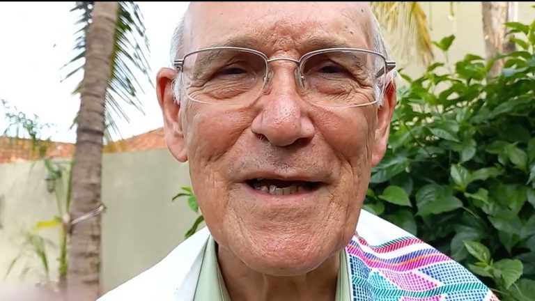 Padre Beozzo: O menino crescia, e a graça de Deus estava com ele