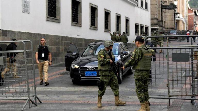 Crimen organizado, desigualdad, abandono y pobreza: las causas estructurales que explican la crisis y alza de violencia en Ecuador