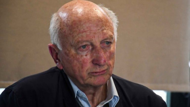 Los 50 años de sacerdocio de Pablo Bonavía atravesados por nuevos vientos en la Iglesia Católica