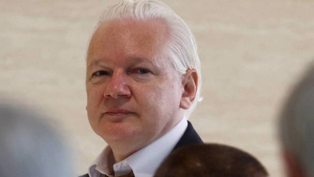 Assange, periodista valiente y guerrero revolucionario