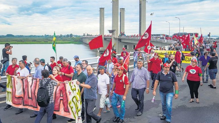 En Porto Alegre: no es ser petista, es ser justo y defender la democracia