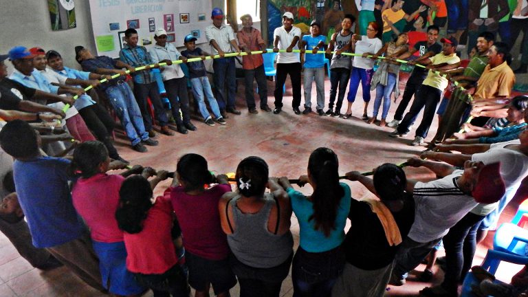 Nicaragua I: Agrietar el credo desde la Gregorio (o la construcción de una fe sembrada)