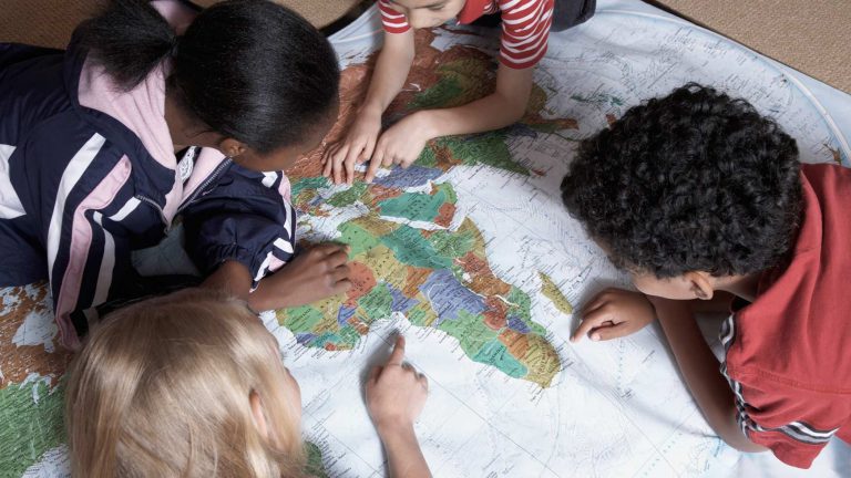 ¿Desde dónde?… ¿hacia dónde?… ¿cómo?…