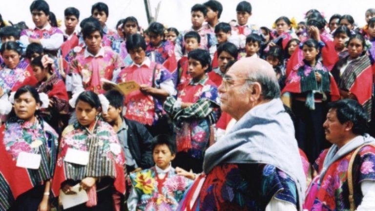 El traje indígena también tiene palabra