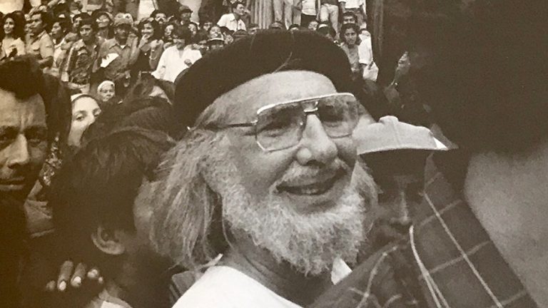 Ernesto Cardenal, humillado por Juan Pablo II. El comienzo de la “edad de hierro” contra la teología de la liberación