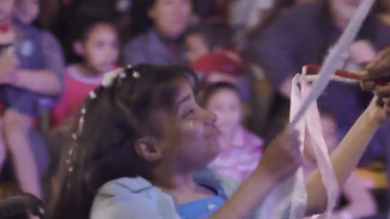 Ella vive y canta – Pascua desde la Cruz