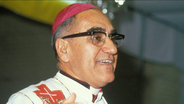 San Romero de América contra el imperio norteamericano