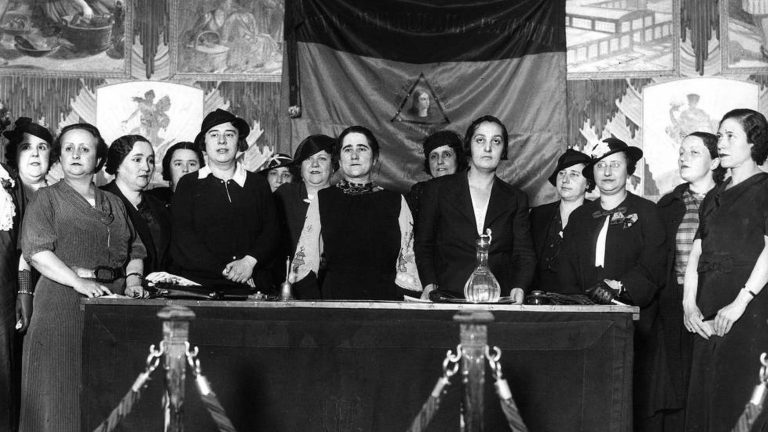 Lilith, Clara Campoamor y Pedro Guerra: 90 aniversario del reconocimiento del voto a las mujeres en España