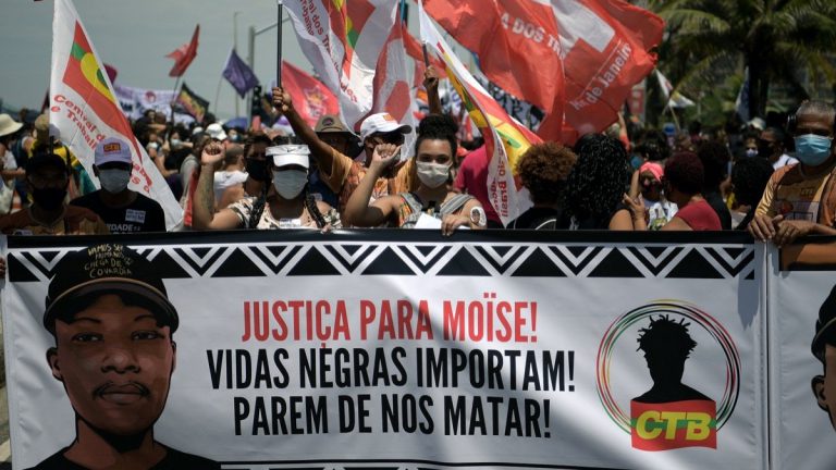 Templos, Iglesias y protestas