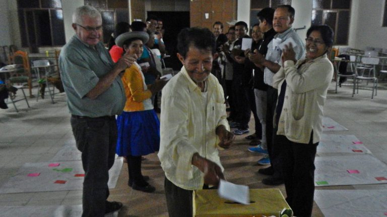 10 años de Francisco, 10 historias de puentes: El sustantivo