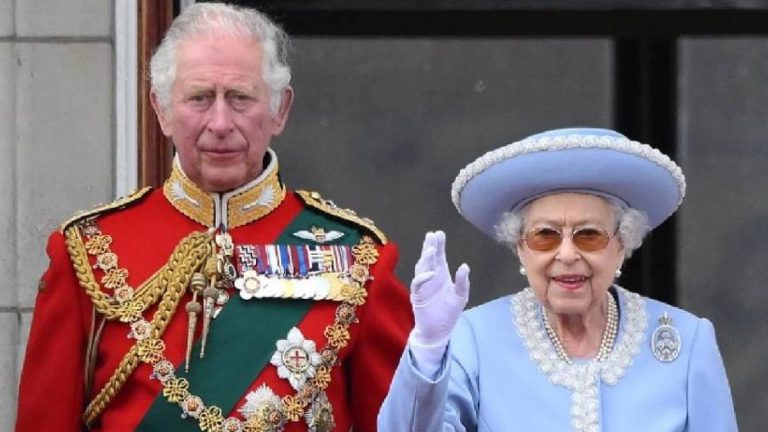 La corona de oro y la corona de espinas
