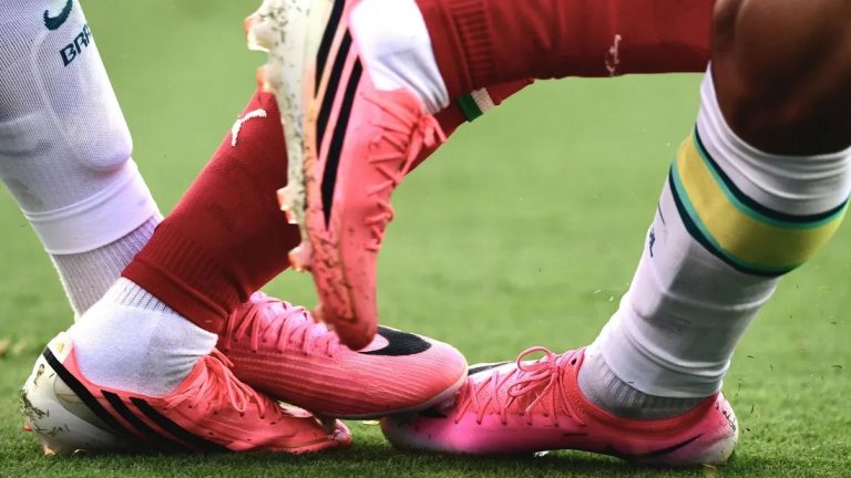 Sem o pé não há futebol nem Copa do Mundo