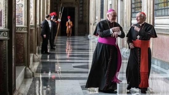 Descubrimos la diferencia entre un cardenal, un obispo y un arzobispo