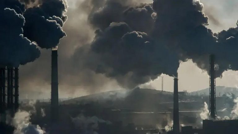 El 10% con mayores ingresos causa la mitad de la contaminación mundial y desata pérdidas billonarias
