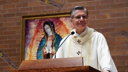 “La Iglesia no los abandonará. Iremos a su encuentro”: Monseñor García-Siller alza la voz por los migrantes en Texas
